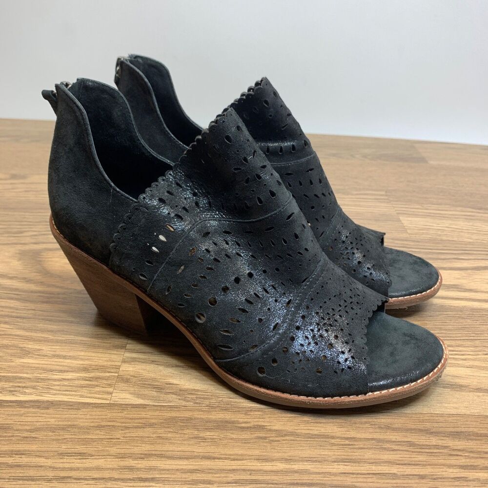 Sofft Millard Block Heel Peep Toe Sandal Black Size 9.5M Shimmer Perforated‎